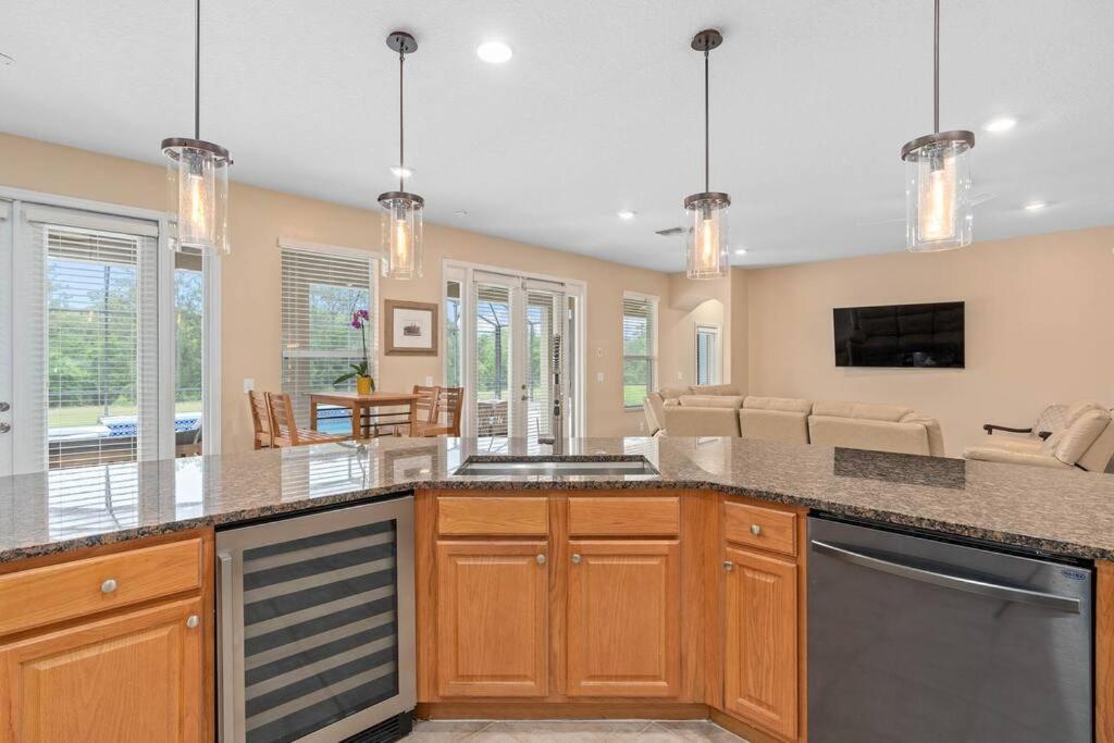 Lakeview W/8 Bedroom 5 Kingsuite 3 Miles To Disney كيسيمي المظهر الخارجي الصورة