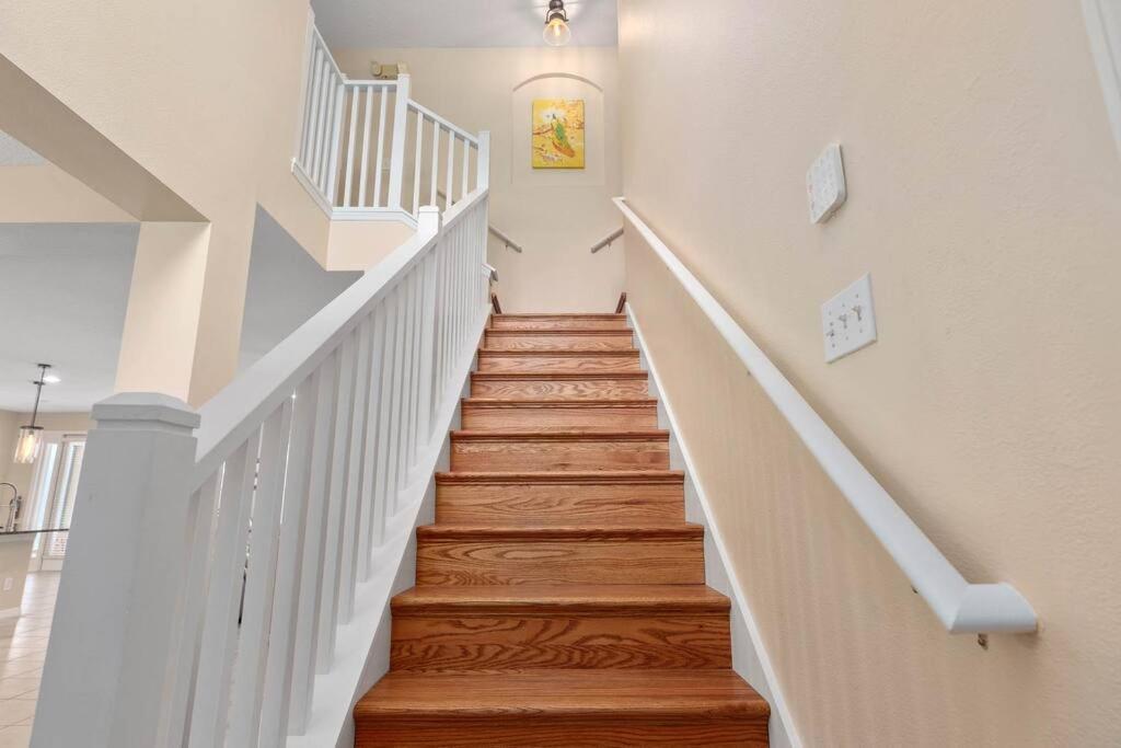 Lakeview W/8 Bedroom 5 Kingsuite 3 Miles To Disney كيسيمي المظهر الخارجي الصورة