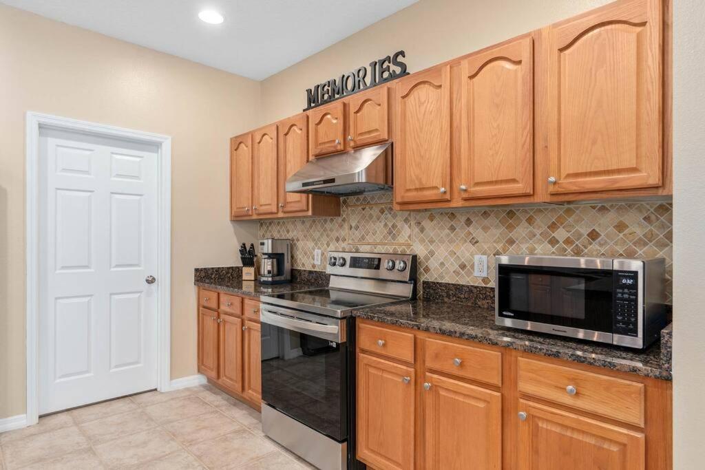 Lakeview W/8 Bedroom 5 Kingsuite 3 Miles To Disney كيسيمي المظهر الخارجي الصورة