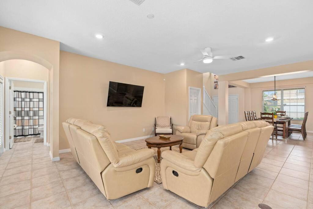 Lakeview W/8 Bedroom 5 Kingsuite 3 Miles To Disney كيسيمي المظهر الخارجي الصورة